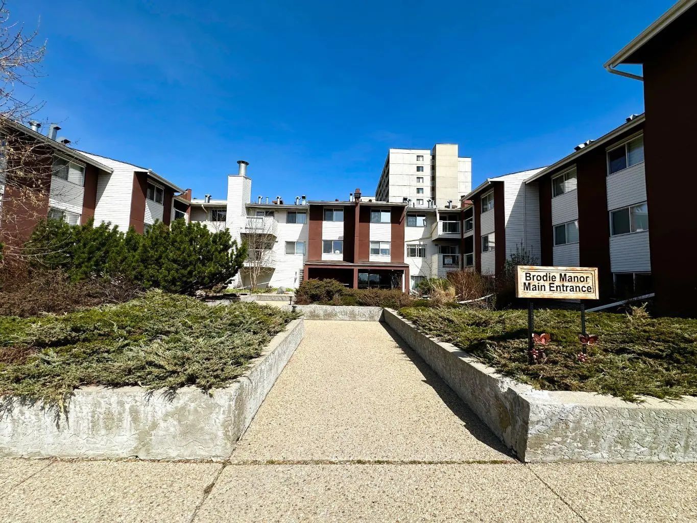 Xx, Xxxx Xx Avenue  Grande Prairie Alberta T8V 0R4 Highland Park Details