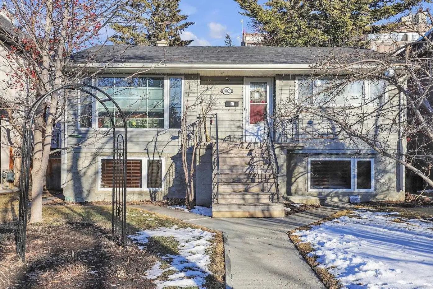 Xxx Xx Street Nw Calgary Alberta T2N 2B2 Hillhurst Details