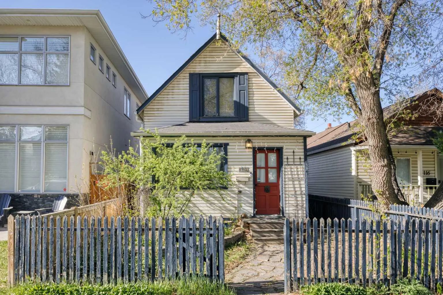Xxx Xx Avenue Nw Calgary Alberta T2M 2A3 Tuxedo Park Details