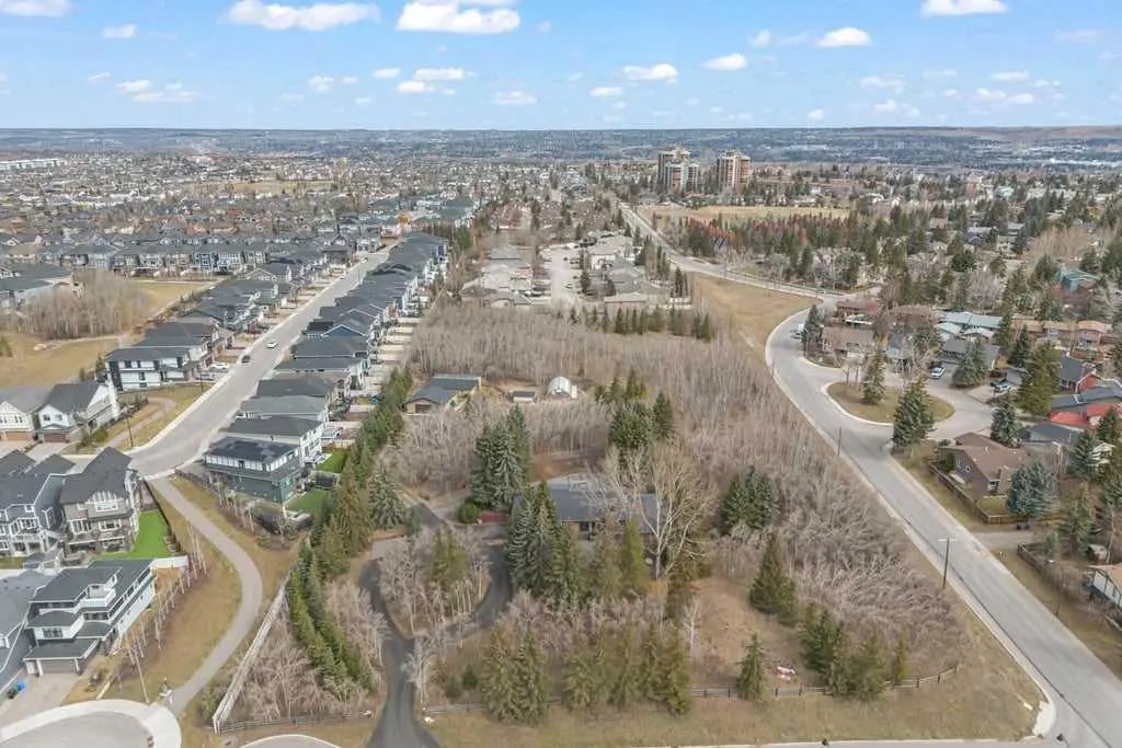7010 11 Avenue SW Calgary Alberta T3H 4B4 Coach Hill Details