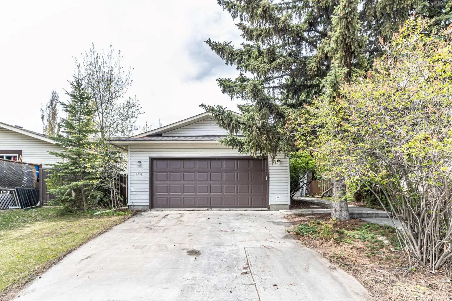 Xxx Wood Crest Place Sw Calgary Alberta T2W 3S3 Woodlands Details
