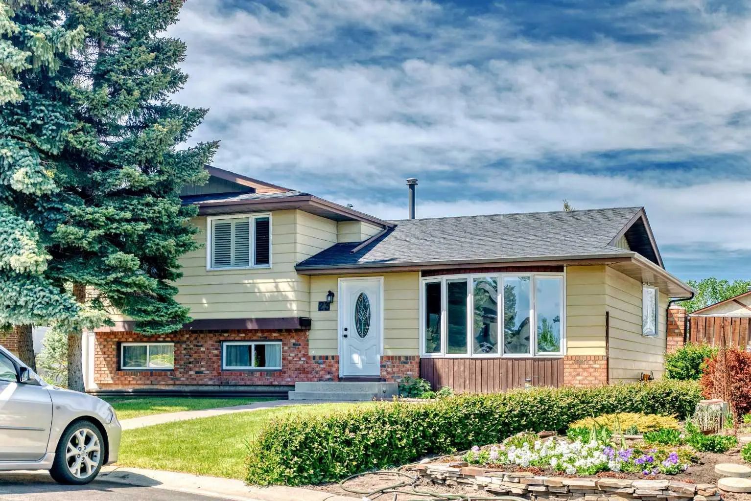 Xx Beacham Close Nw Calgary Alberta T3K 1S5 Beddington Heights Details