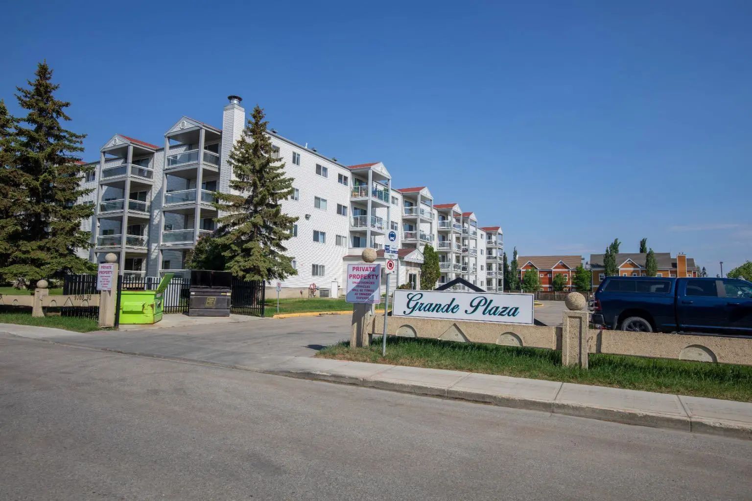 Xxx, Xxxx Xx Avenue  Grande Prairie Alberta T8V6Z7 Highland Park Details