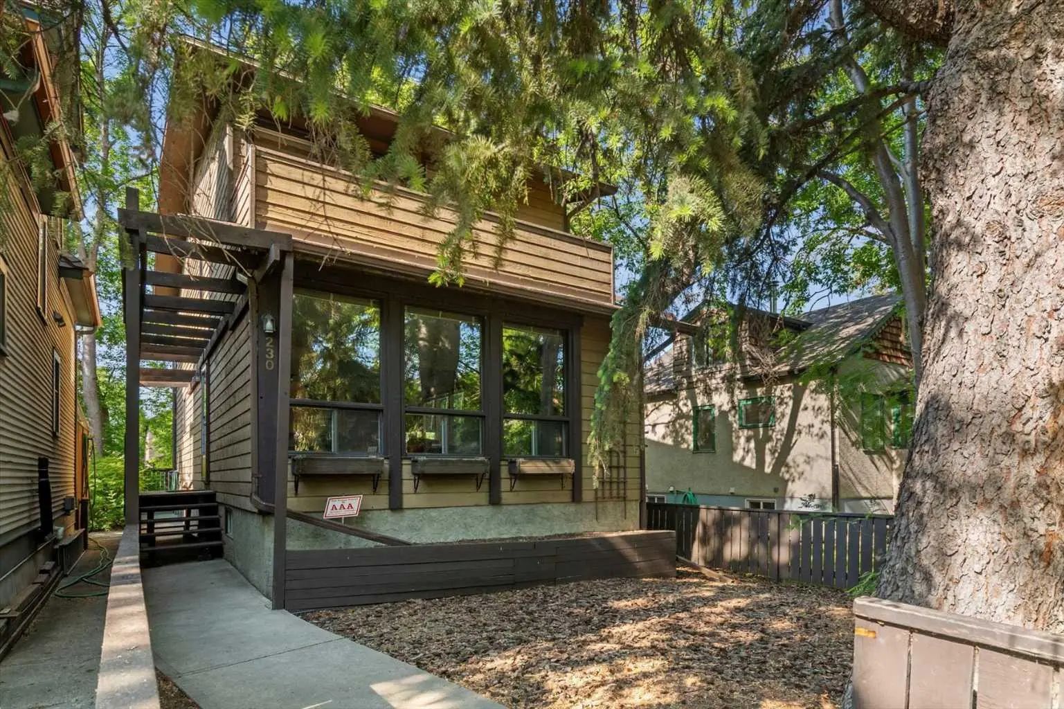 Xxx Xx Avenue Nw Calgary Alberta T2M0Y2 Tuxedo Park Details