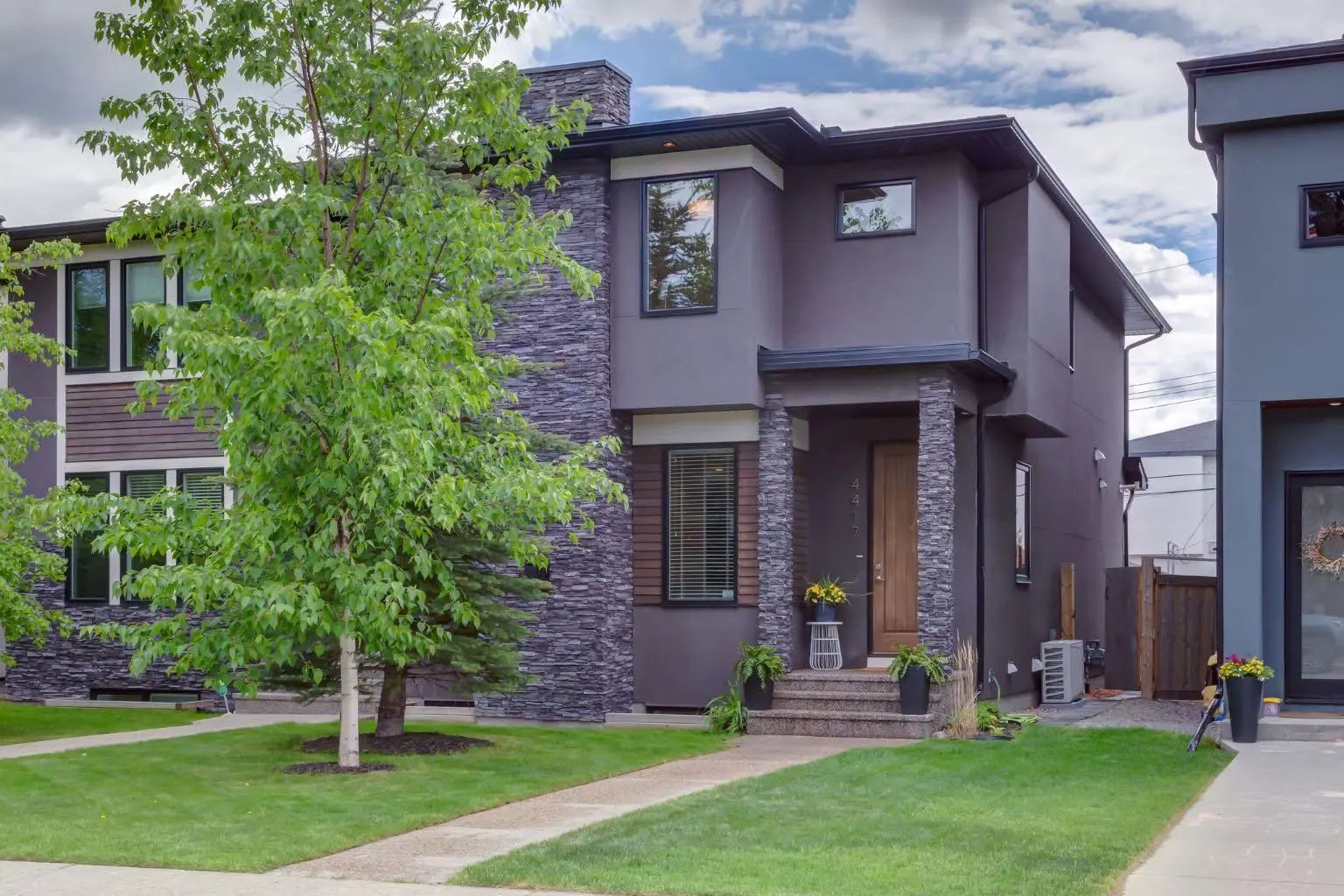 Xxxx Xx Avenue Sw Calgary Alberta T3E 1B2 Glenbrook Details