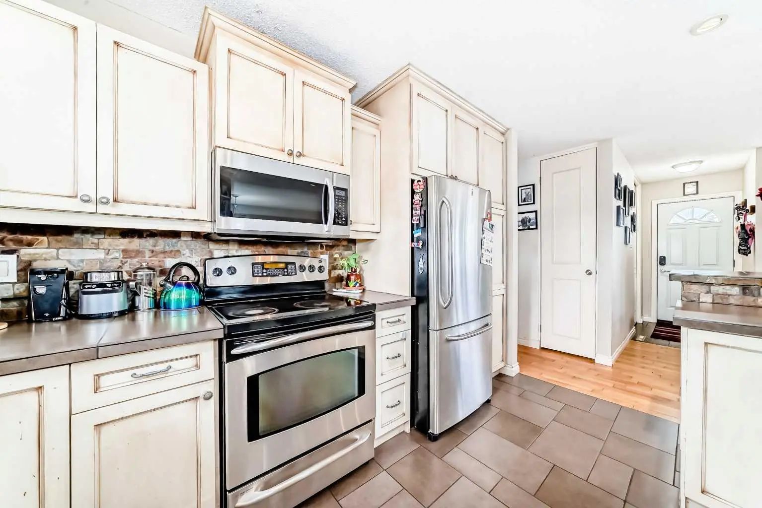 Xx Wakefield Drive Sw Calgary Alberta T3C 2W8 Westgate Details