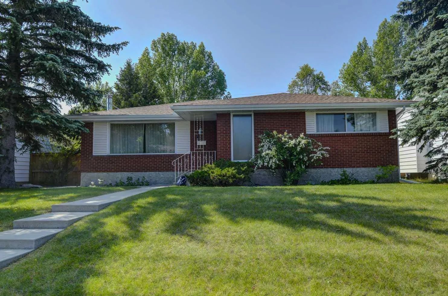 Xxxx Dalarna Bay Nw Calgary Alberta T3A 1G8 Dalhousie Details