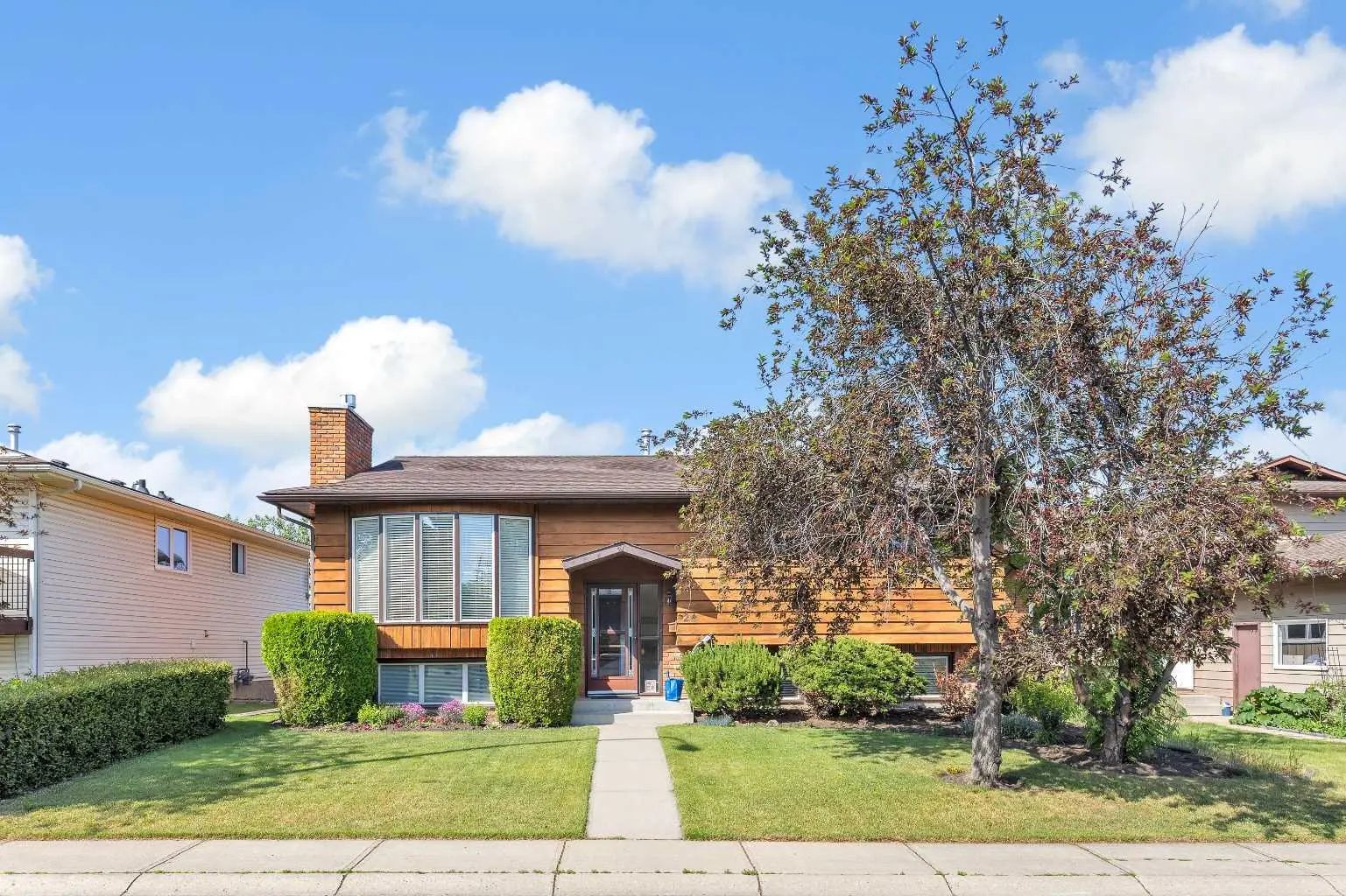 Xx Bermondsey Road Nw Calgary Alberta T3K 1V3 Beddington Heights Details