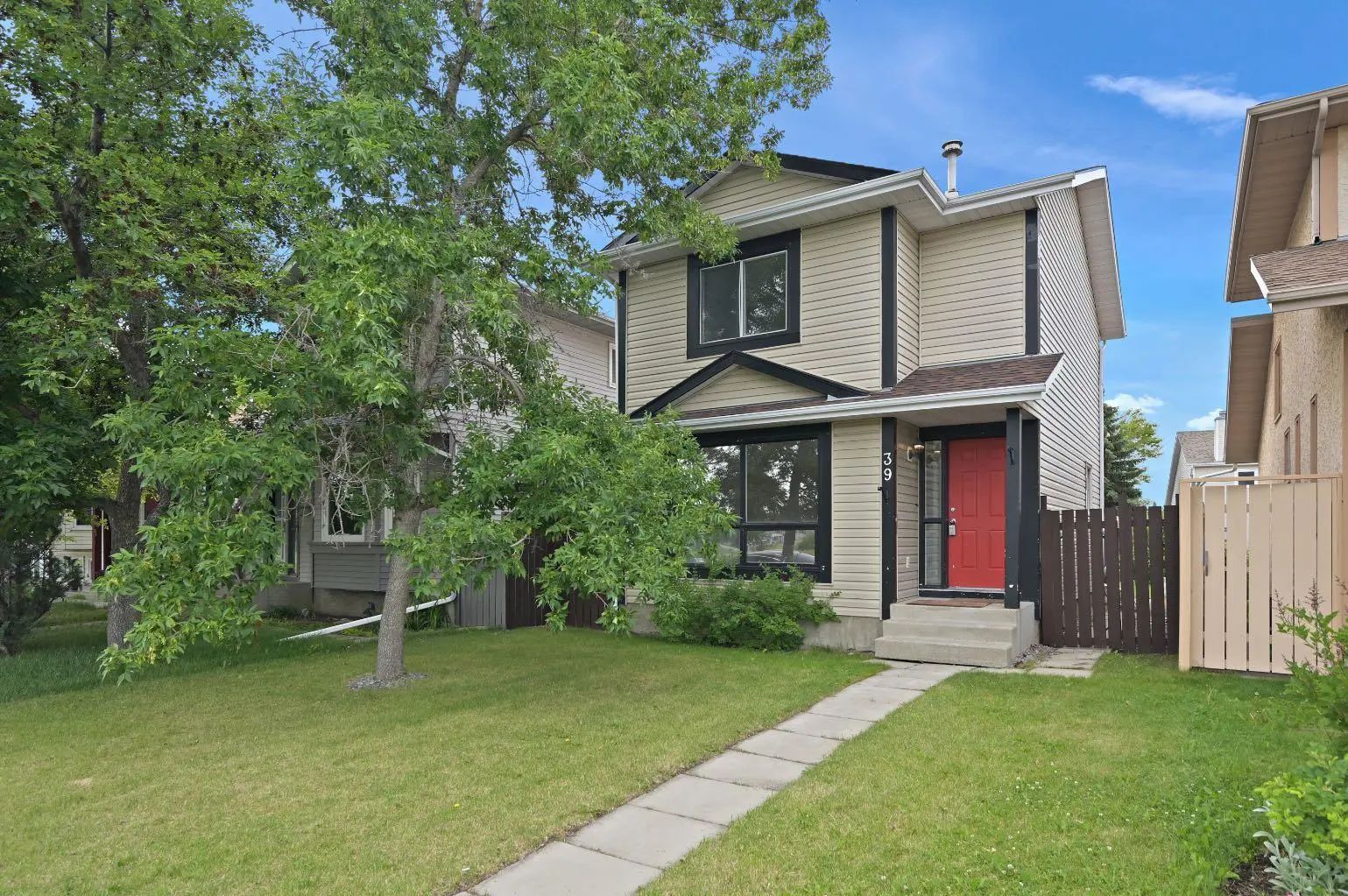 Xx Erin Green Way Se Calgary Alberta T2B 3C2 Erin Woods Details