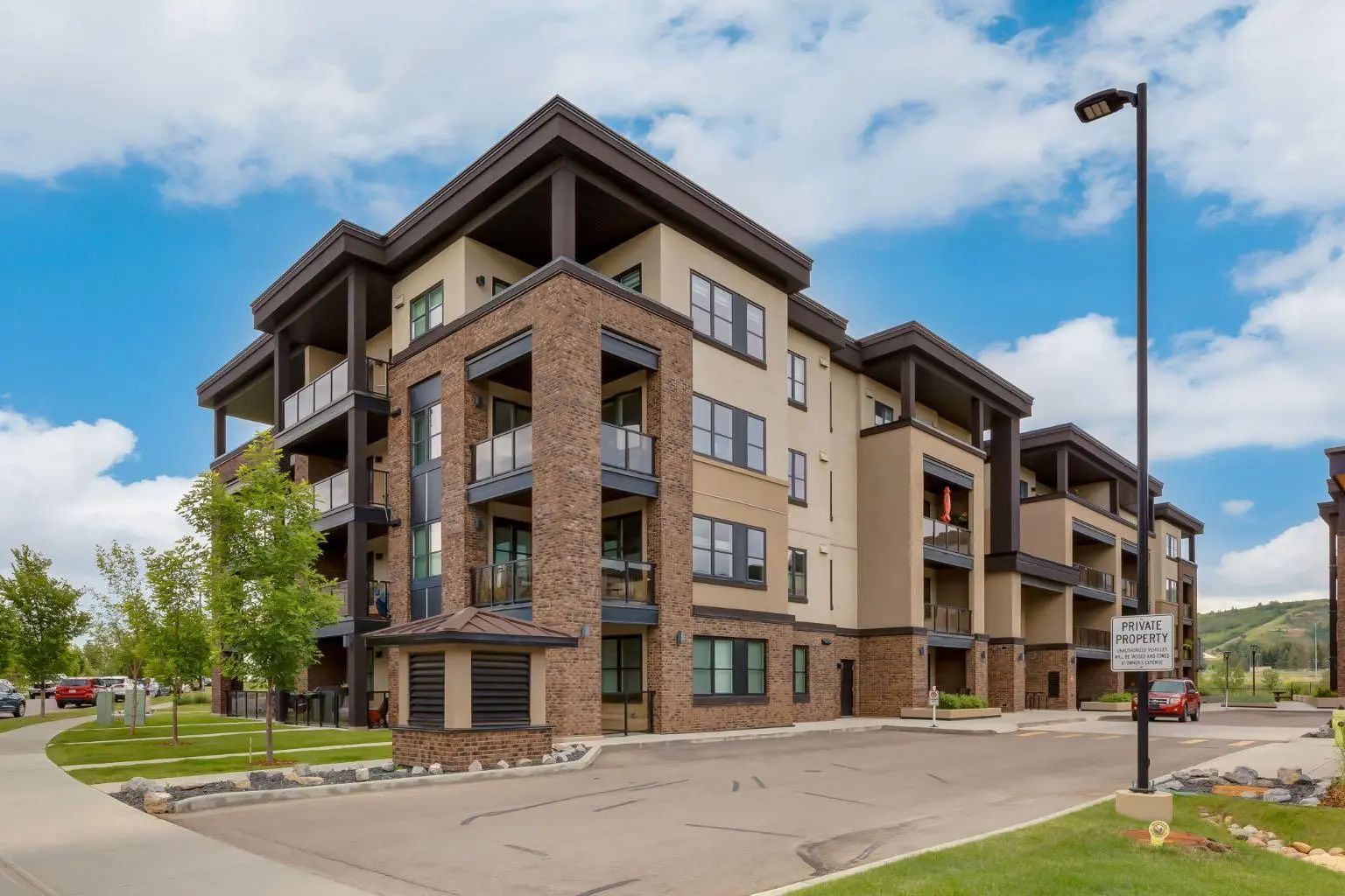Xxxx, Xx Greenbriar Place Nw Calgary Alberta T3B6J4 Greenwood/Greenbriar Details