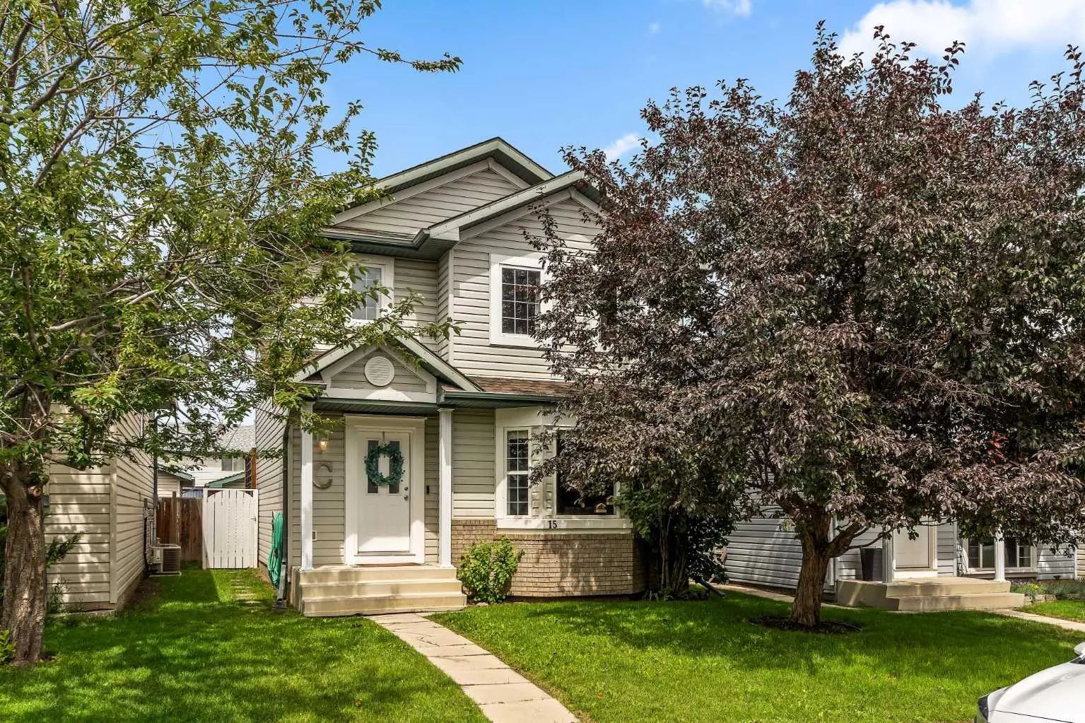Xx Erin Meadow Crescent Se Calgary Alberta T2B 3L5 Erin Woods Details
