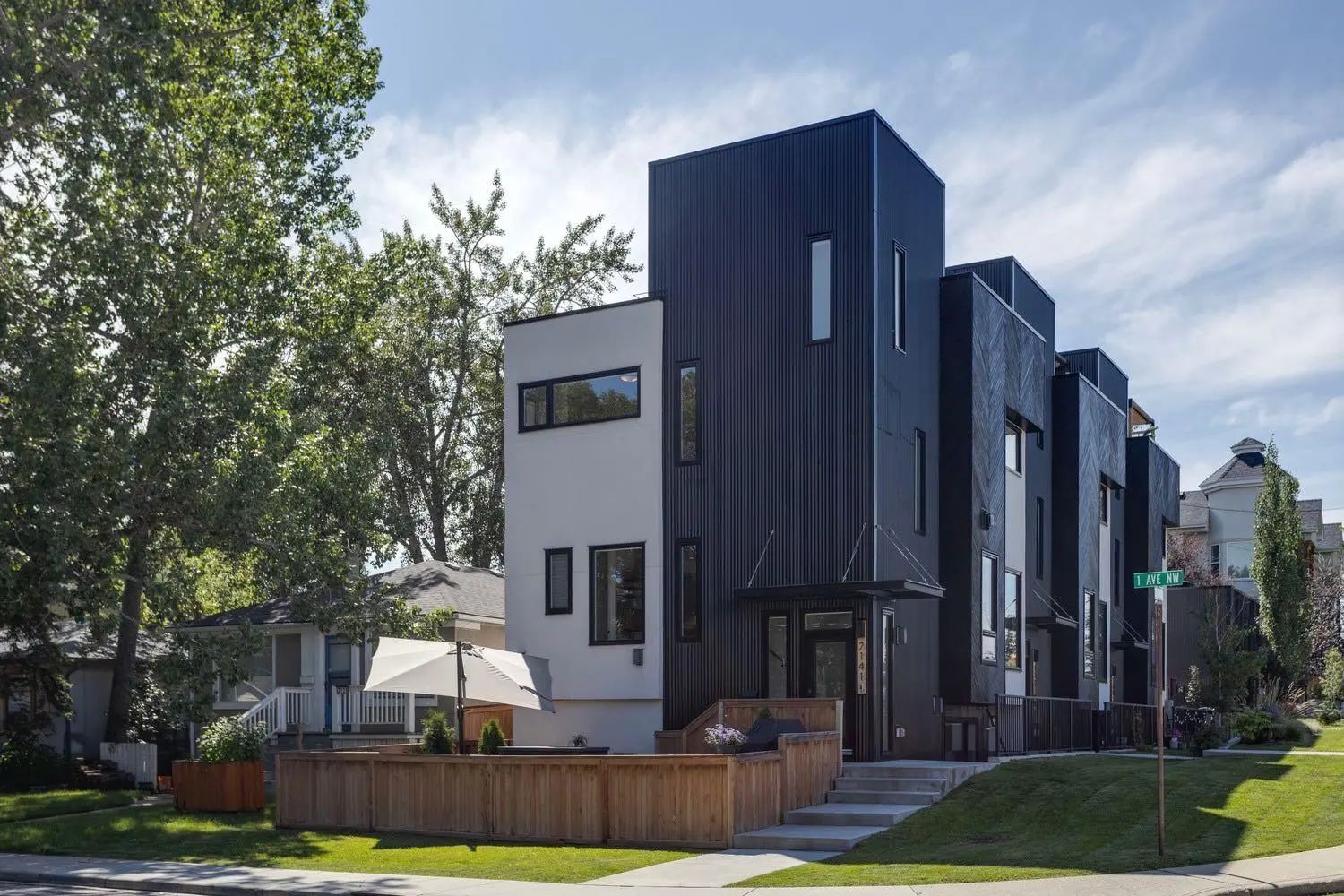Xxxx X Avenue Nw Calgary Alberta T2N 0B6 West Hillhurst Details