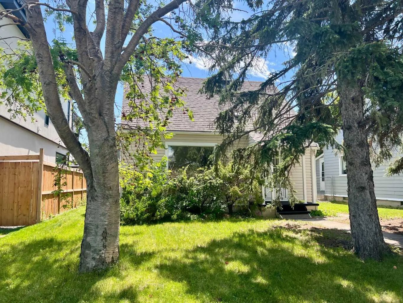 Xxxx Xx Avenue Nw Calgary Alberta T2M 1A7 Capitol Hill Details
