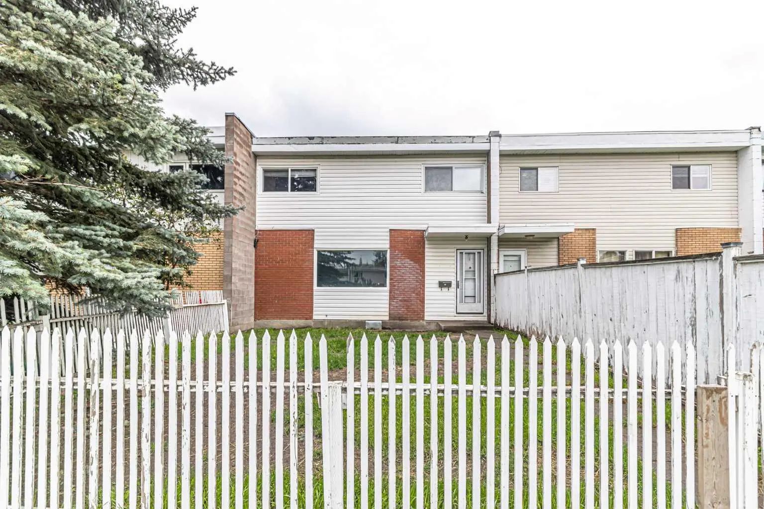 Xxx Garry Crescent Ne Calgary Alberta T2K 3T7 Greenview Details