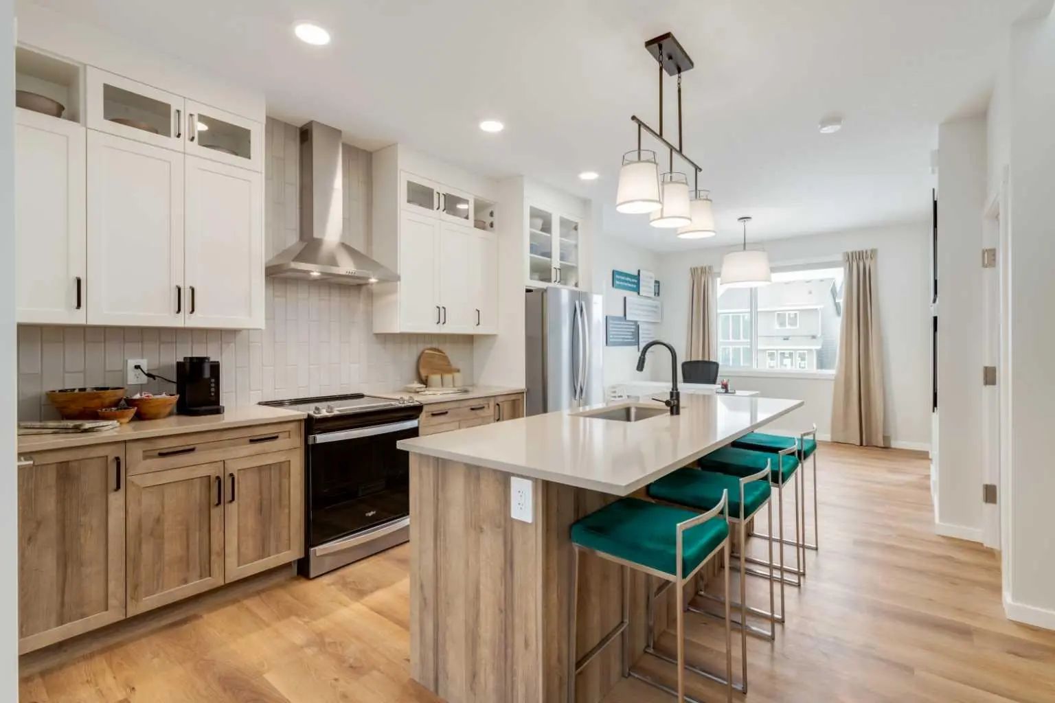 Xxxx Xxx Avenue Se Calgary Alberta T3S 0E7 Rangeview Details