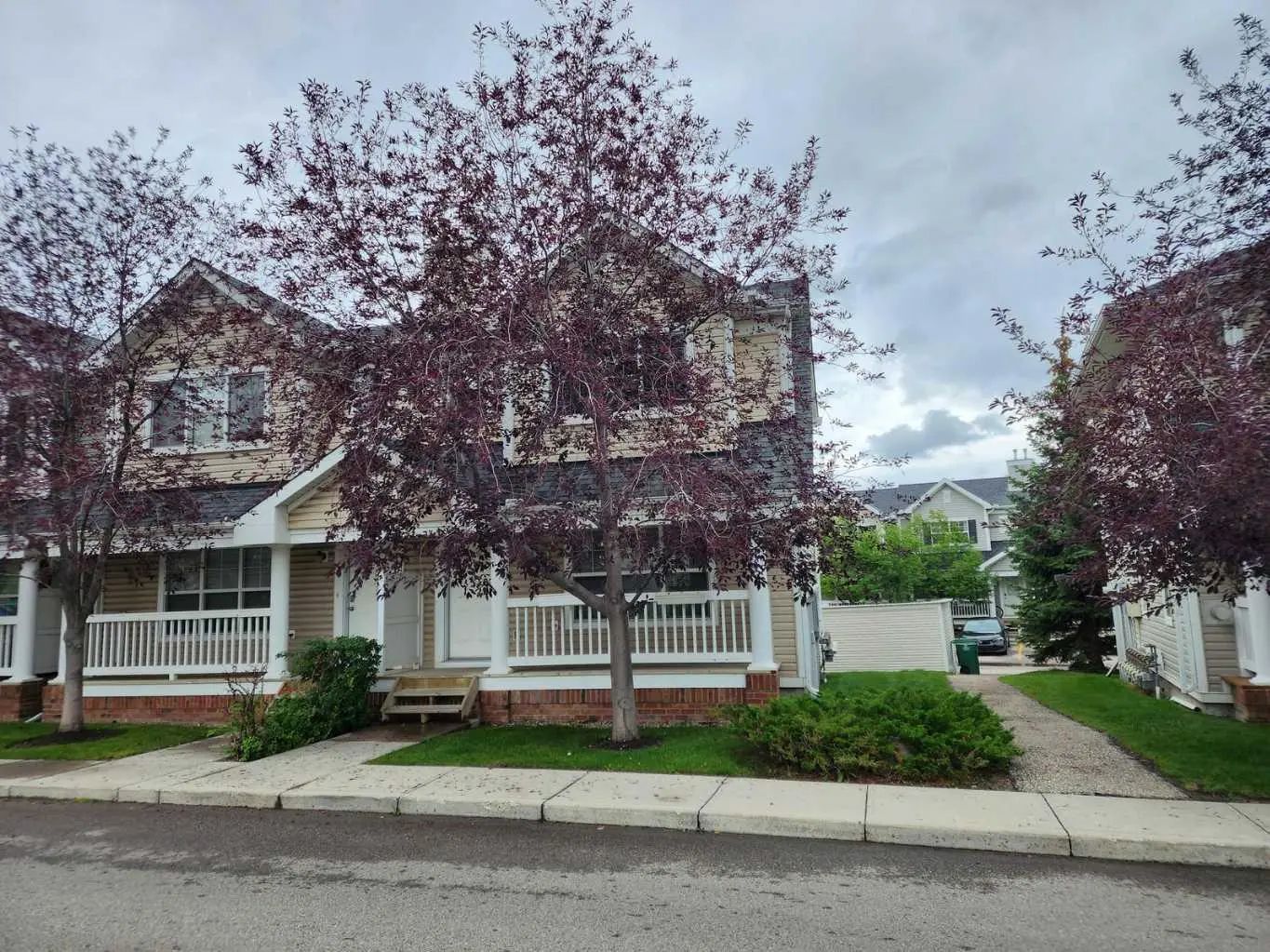 Xx Country Village Gate Ne Calgary Alberta T3K 0E7 Country Hills Village Details