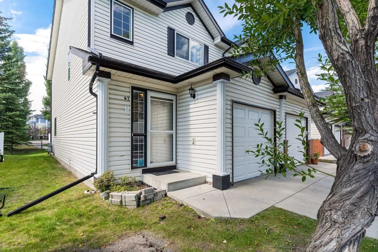 Xx Country Village Circle Ne Calgary Alberta T3K 5X3 Country Hills Village Details