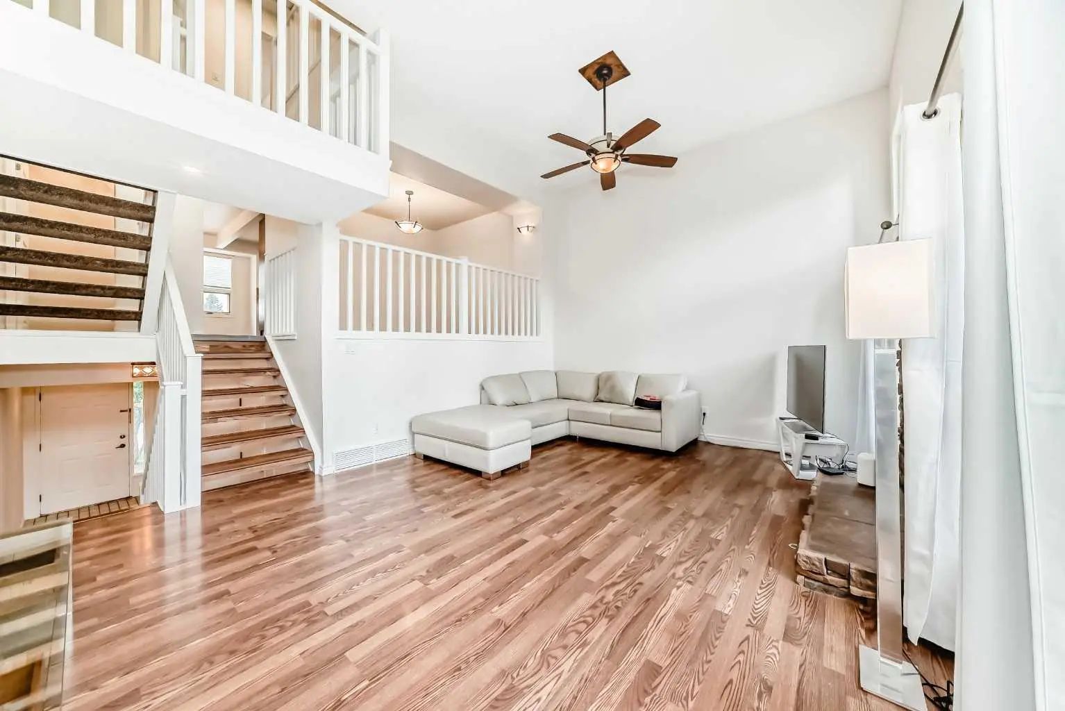 Xx Xxx Woodridge Drive Sw Calgary Alberta T2W 3X7 Woodlands Details