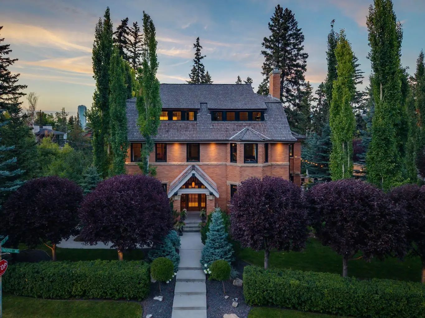 930 Prospect Avenue SW Calgary Alberta T2T 0W5 Upper Mount Royal Details