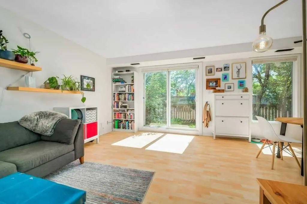 Xx, Xxxx Dalton Drive Nw Calgary Alberta T3A 2H4 Dalhousie Details