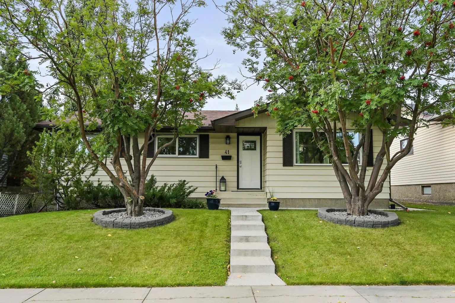 Xx Edgedale Drive Nw Calgary Alberta T3A 2R3 Edgemont Details