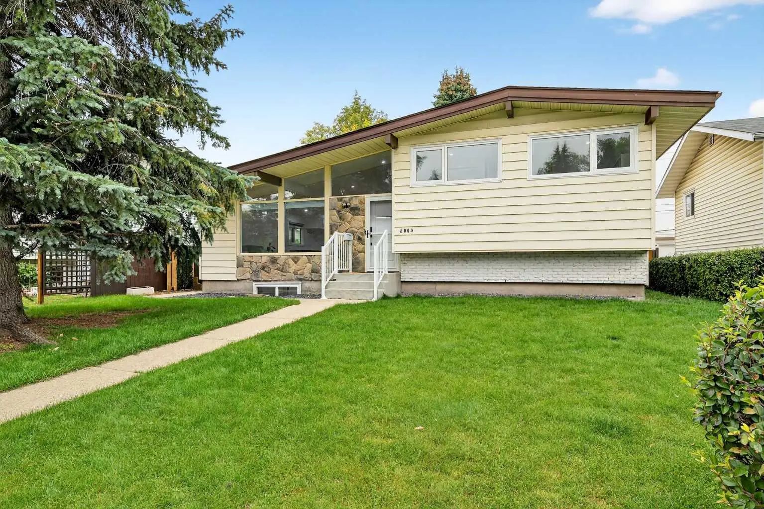 Xxxx Batchelor Crescent Nw Calgary Alberta T2L 1S8 Brentwood Details