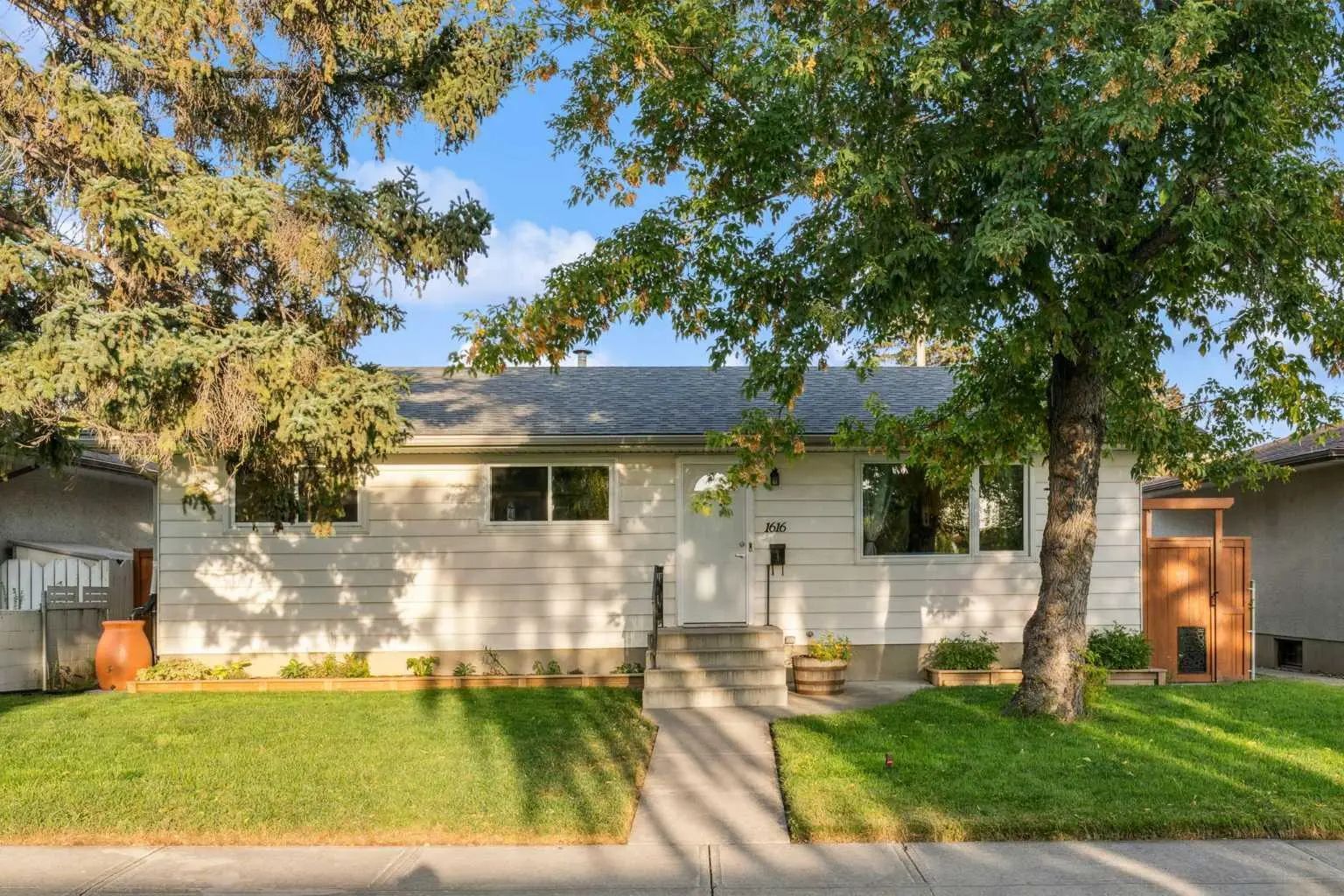 Xxxx Robson Crescent Se Calgary Alberta T2A 1Y7 Albert Park/Radisson Heights Details