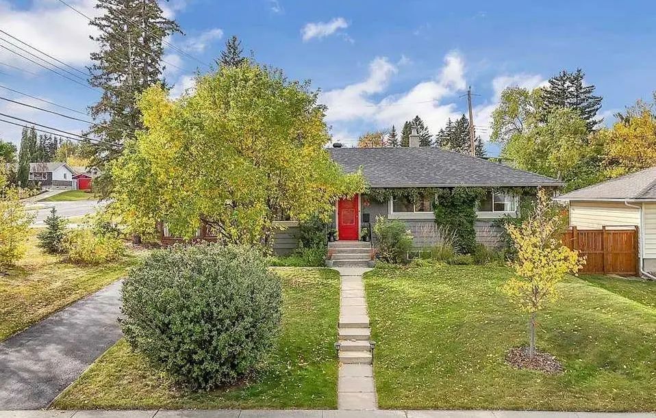 X Walnut Drive Sw Calgary Alberta T3C 3H2 Wildwood Details