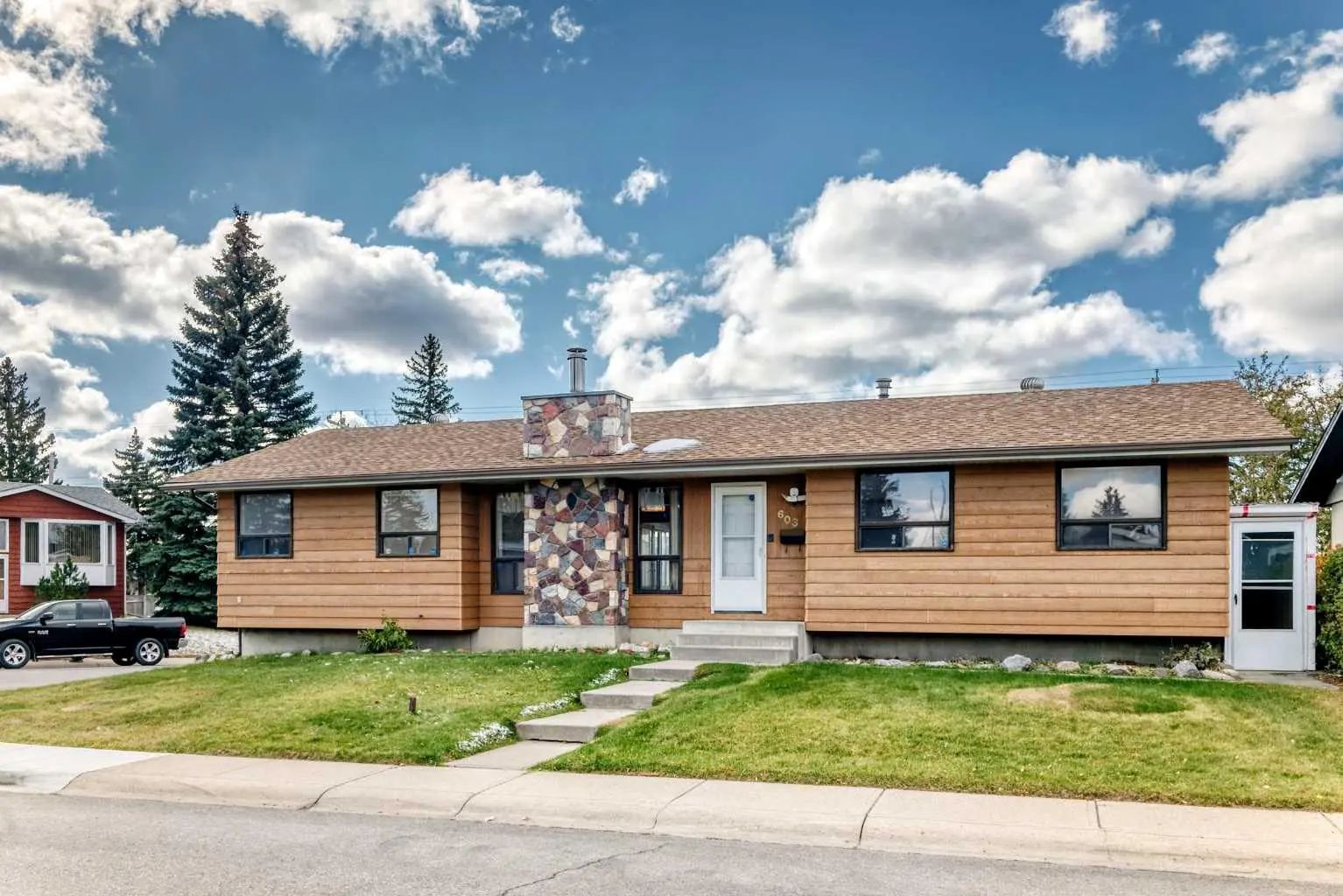 Xxx Mariposa Place  Calgary Alberta T2E 5V9 Mayland Heights Details