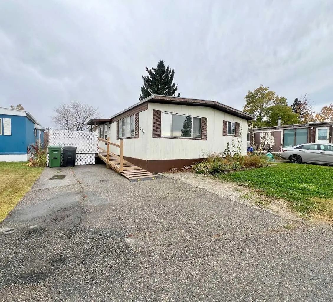 Xxx, Xxxx Xx Street Nw Calgary Alberta T3B5N5 Greenwood/Greenbriar Details