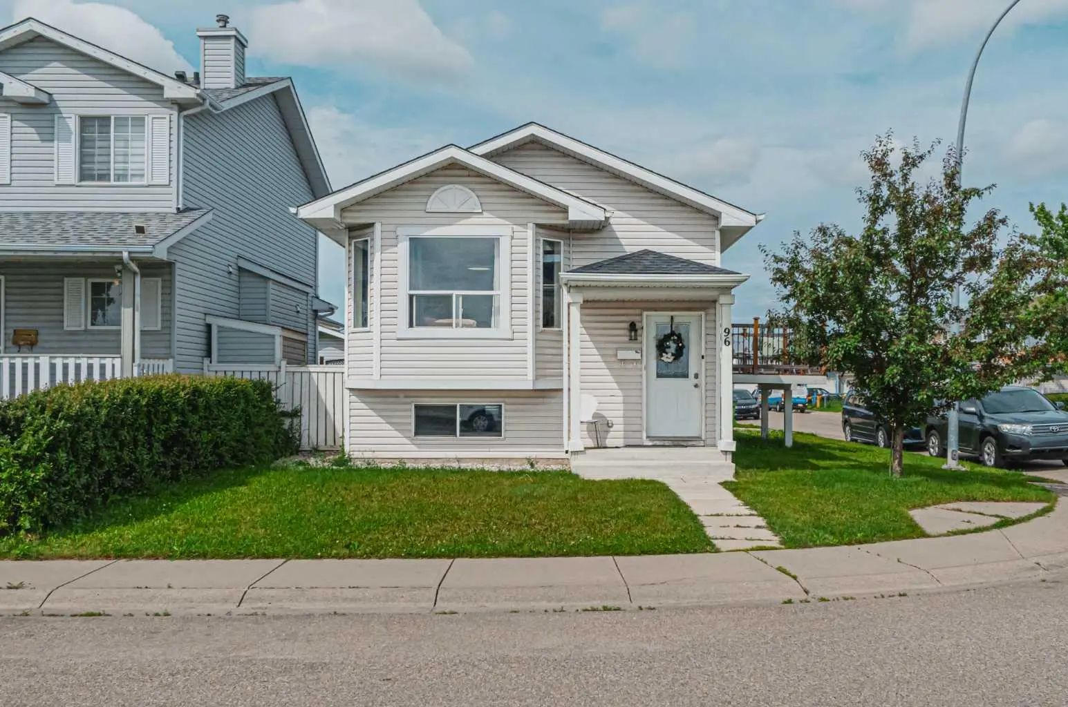 Xx Appleside Close Se Calgary Alberta T2A7T9 Applewood Park Details