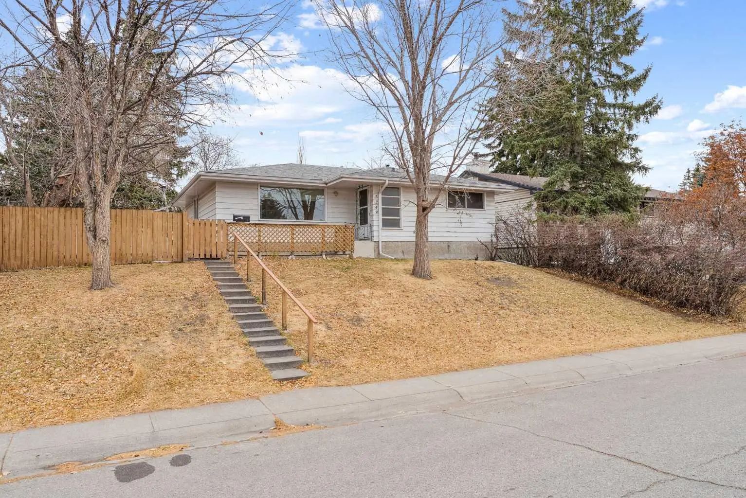Xxxx Bearspaw Drive Nw Calgary Alberta T2L 1T3 Brentwood Details