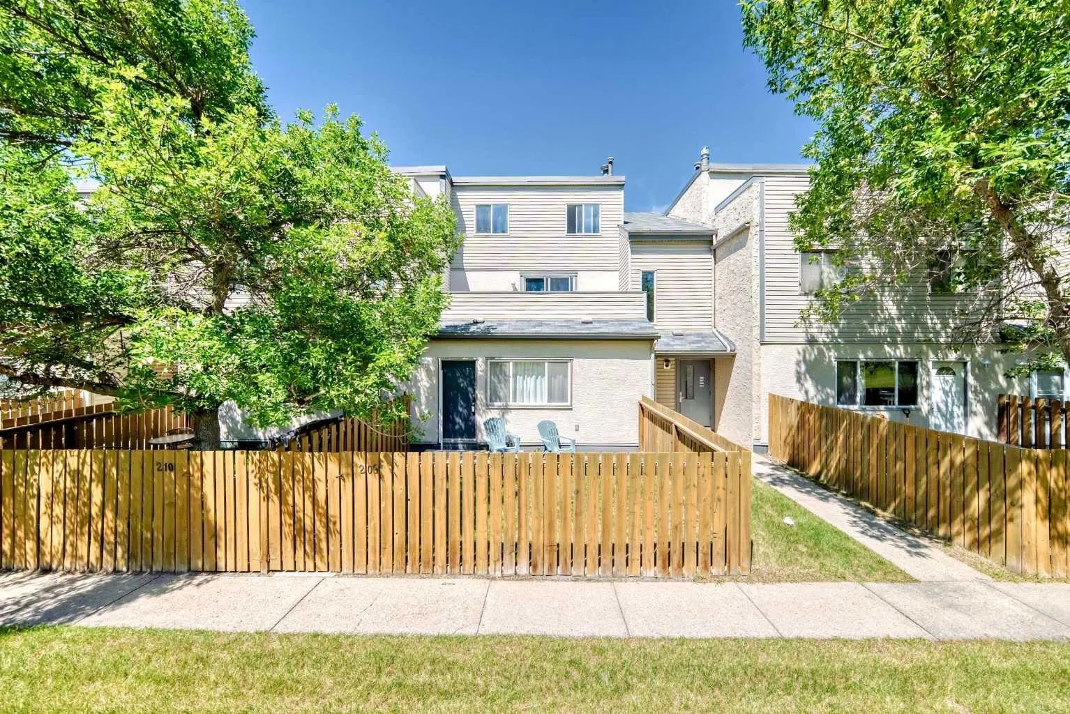 Xxx, Xxxx Xx Street Nw Calgary Alberta T2N4M1 St Andrews Heights Details