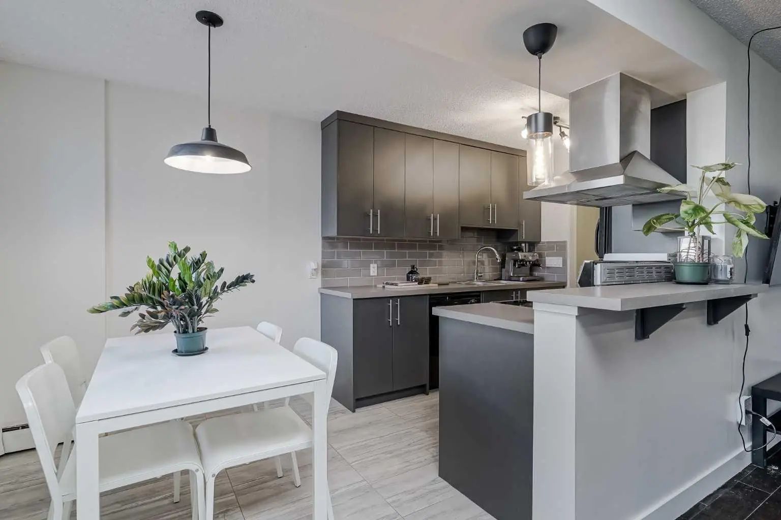 Xxx, Xxxxc Greenview Drive Ne Calgary Alberta T2E 6M1 Greenview Details
