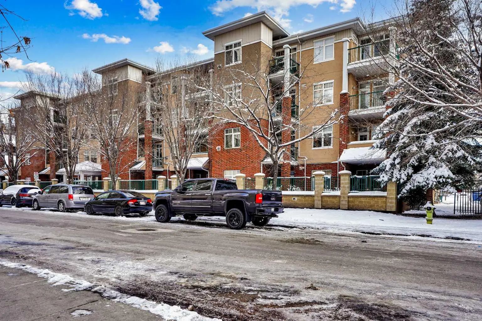 Xxx, Xxxx X Street Sw Calgary Alberta T2H 3B3 Manchester Details