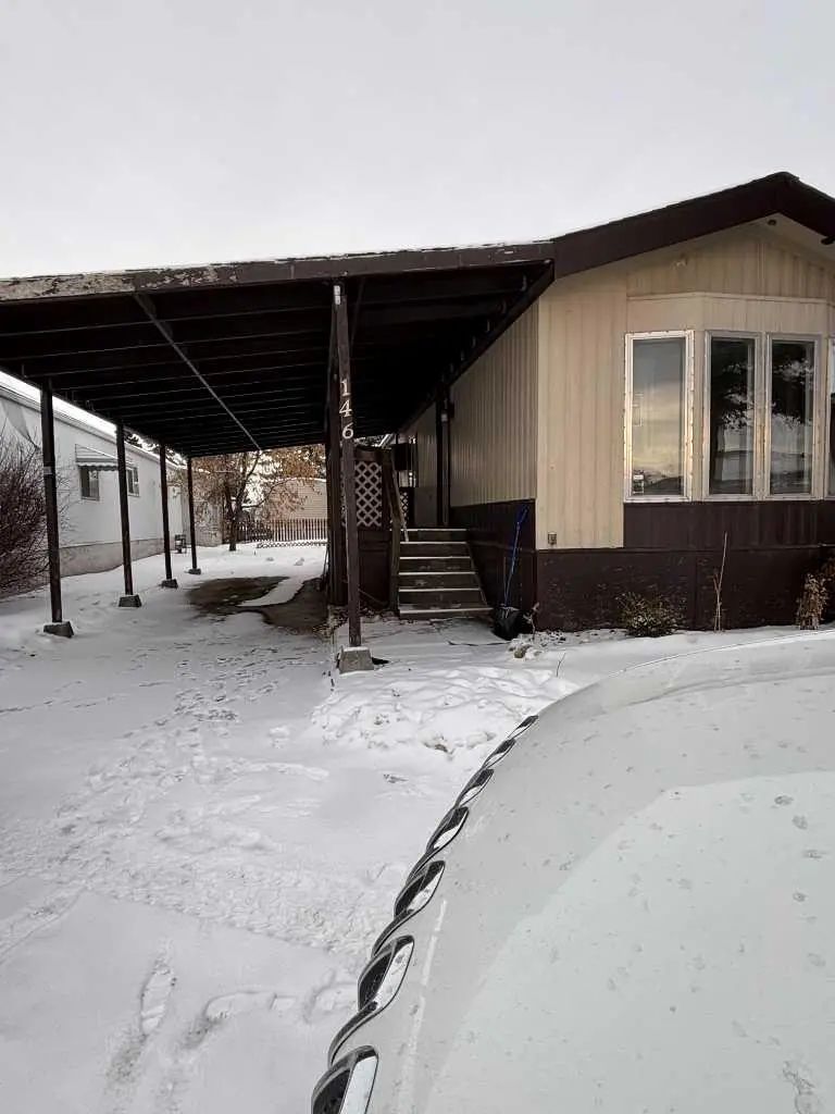 Xxx, Xxxx Xx Street Nw Calgary Alberta T3B 5N2 Greenwood/Greenbriar Details