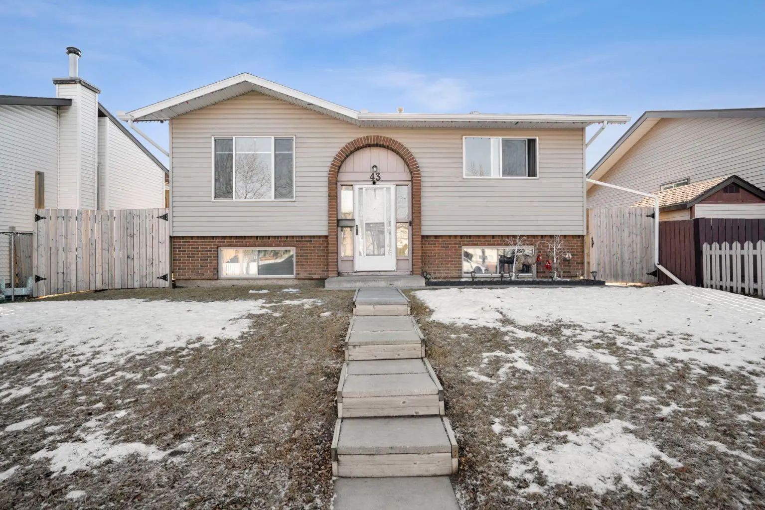 Xx Applewood Drive Se Calgary Alberta T2A 7L2 Applewood Park Details
