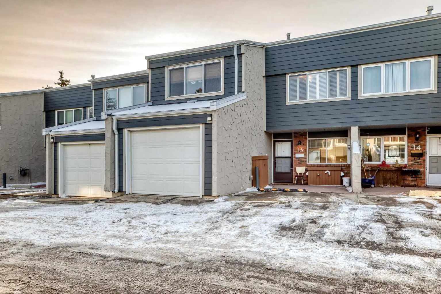 Xx, Xxx Theodore Place Nw Calgary Alberta T2K 5S1 Thorncliffe Details