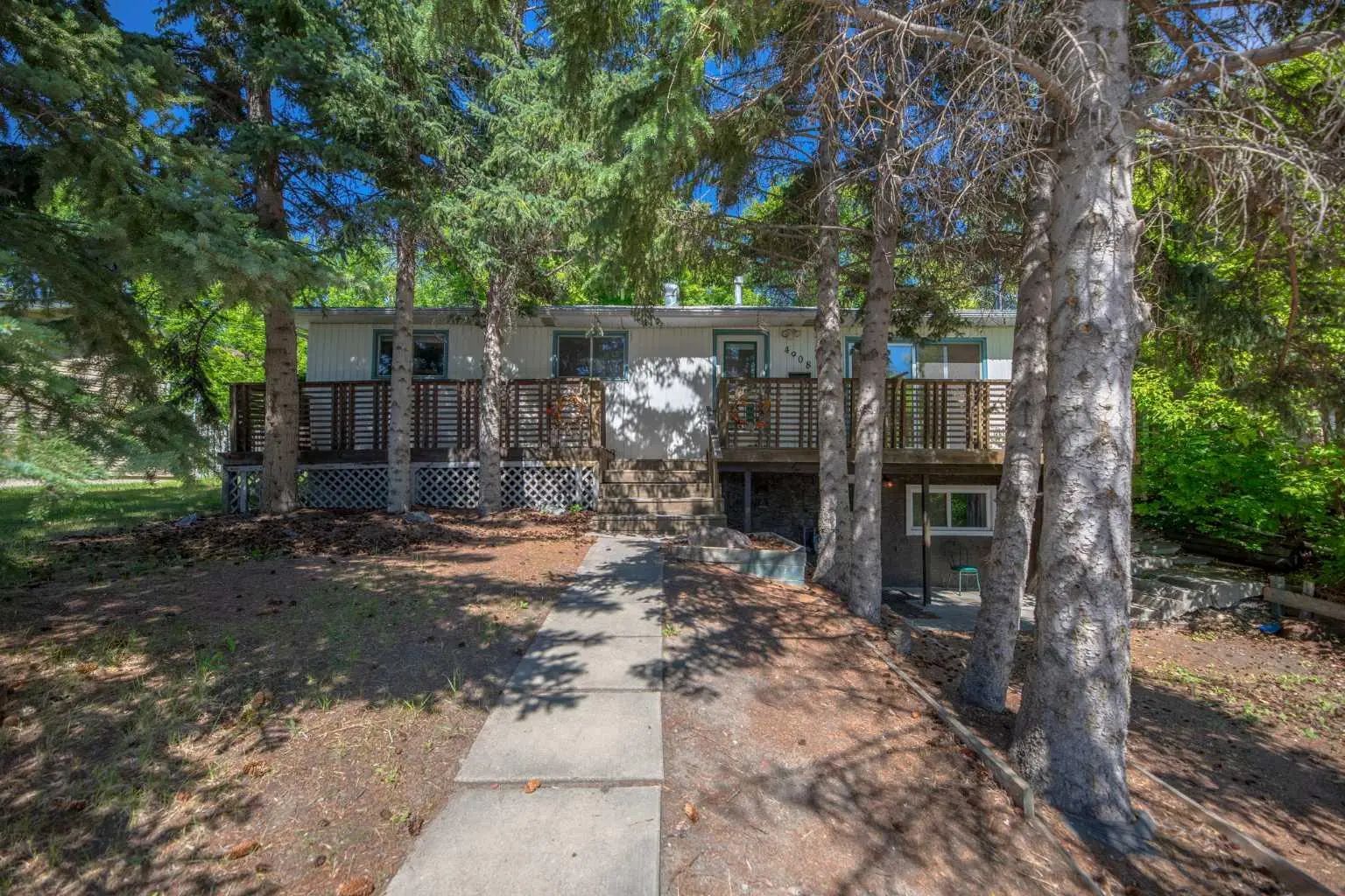 Xxxx Xx Avenue Nw Calgary Alberta T3B 0Z7 Montgomery Details