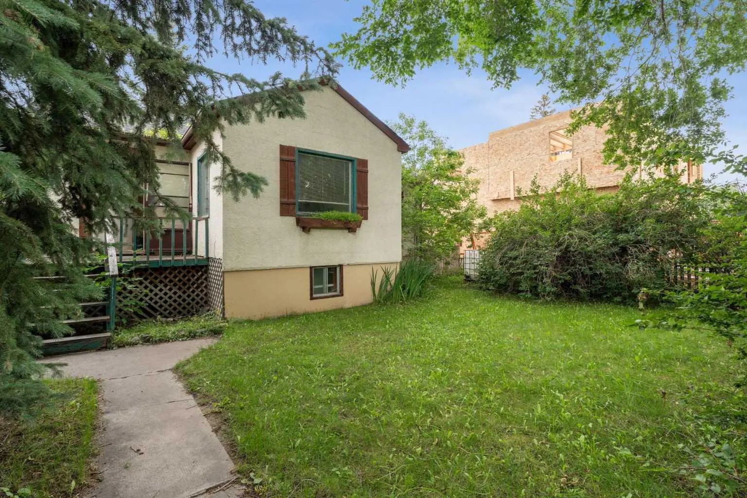 Xxx Xx Avenue Ne Calgary Alberta T2E 1H8 Renfrew Details