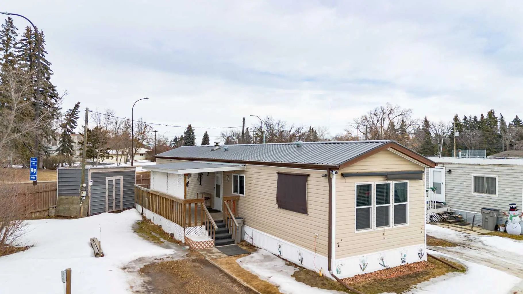 X, Xxxx Xx Street  Stettler Alberta T4K 1B6 Rosedale Details