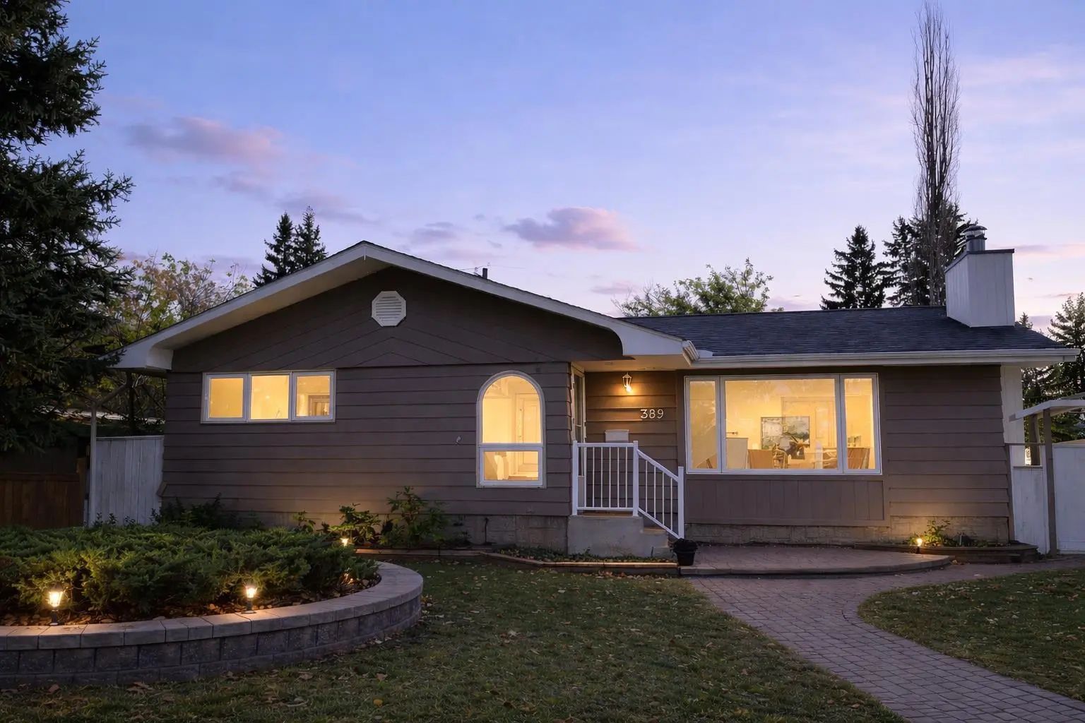 Xxx Capri Avenue Nw Calgary Alberta T2L 0J5 Brentwood Details