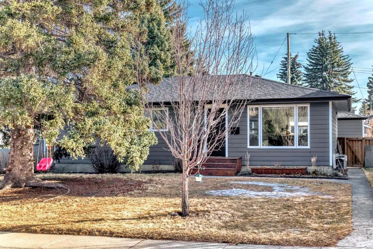 Xxx Wedgewood Drive Sw Calgary Alberta T3C 3G8 Wildwood Details