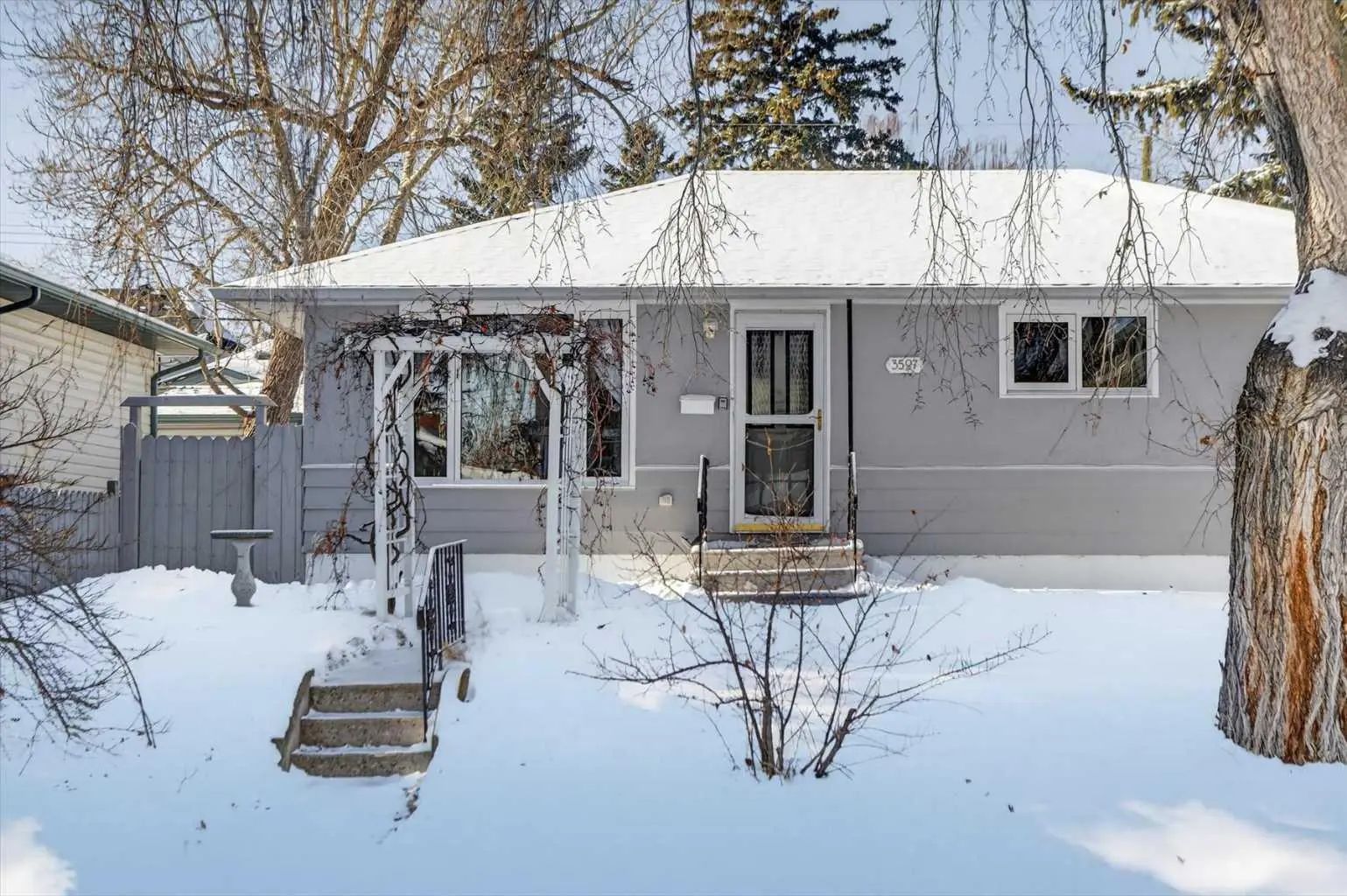 Xxxx Xx Street Sw Calgary Alberta T3E 2M7 Glenbrook Details