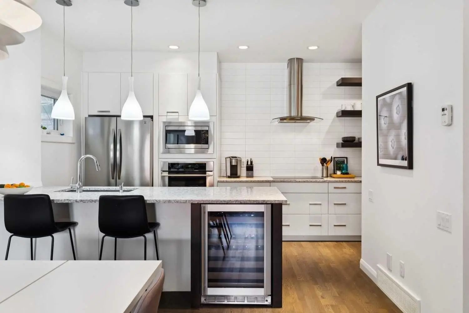X, Xxxx X Avenue Nw Calgary Alberta T2N 0H5 West Hillhurst Details