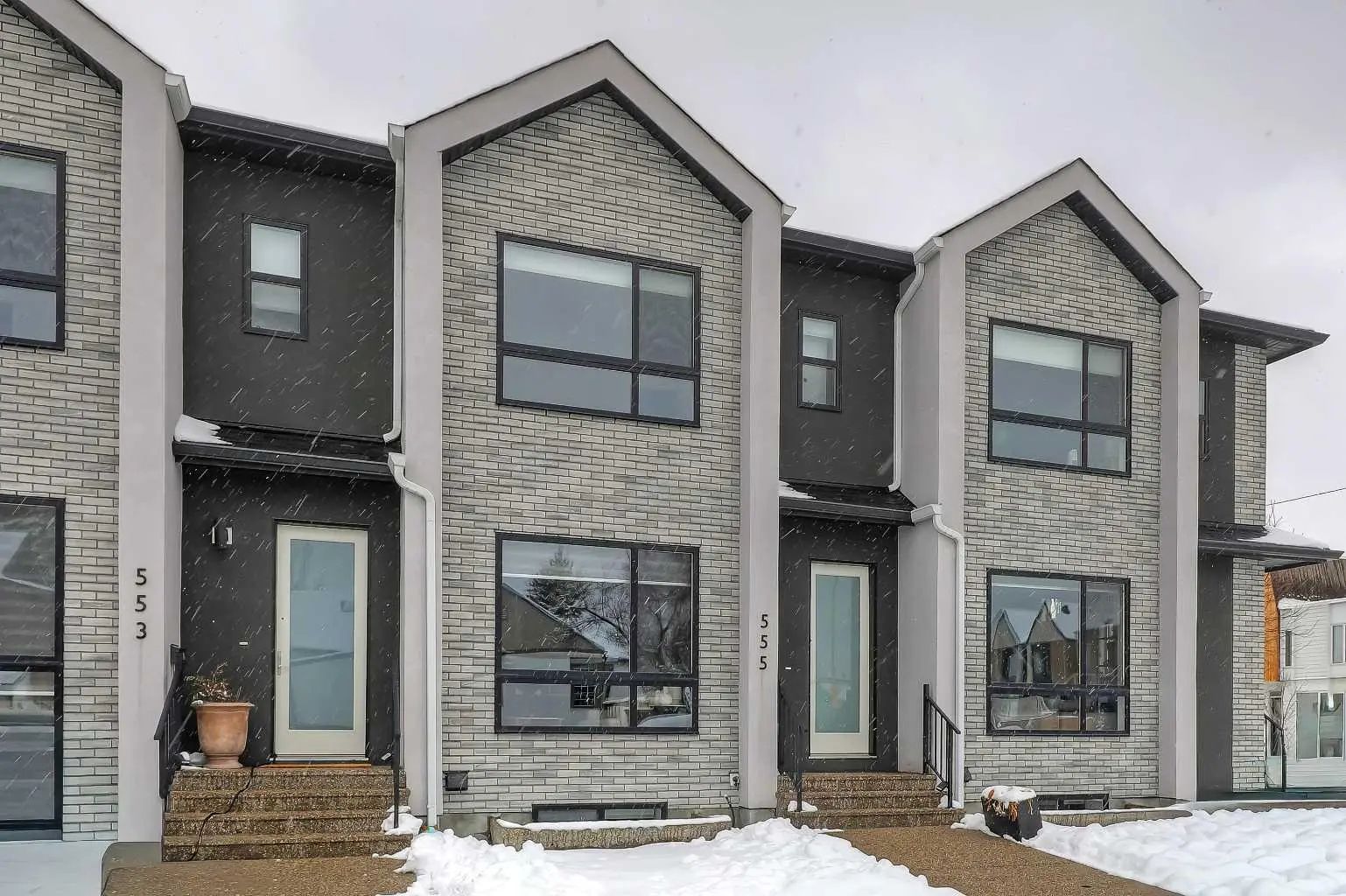 Xxx Xx Street Nw Calgary Alberta T2N 4X8 West Hillhurst Details