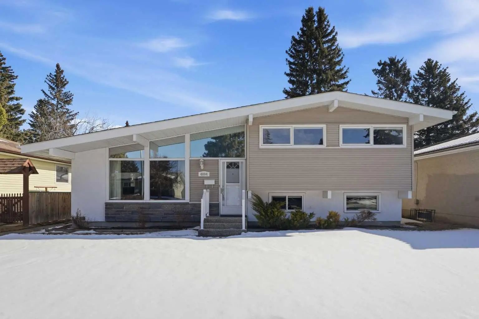 Xxxx Brockington Road Nw Calgary Alberta T2L 1R6 Brentwood Details