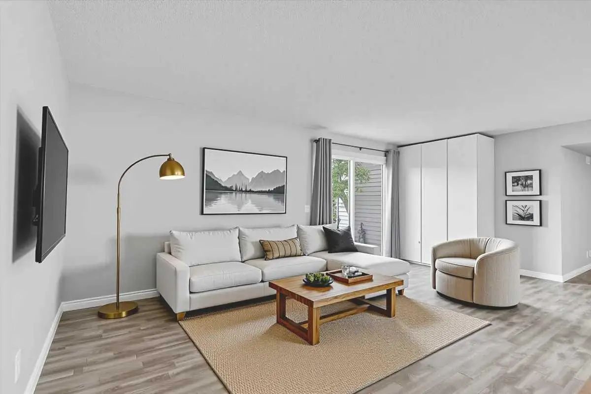 Xxxx, Xxxx Xx Street Nw Calgary Alberta T2R 0B3 St Andrews Heights Details