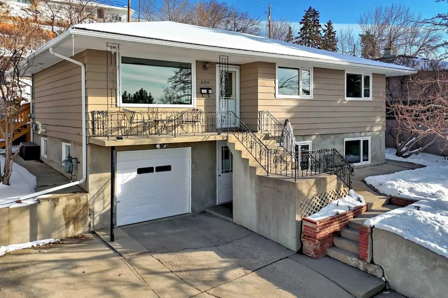 Xxx Bridge Crescent Ne Calgary Alberta T2E 5B5 Renfrew Details