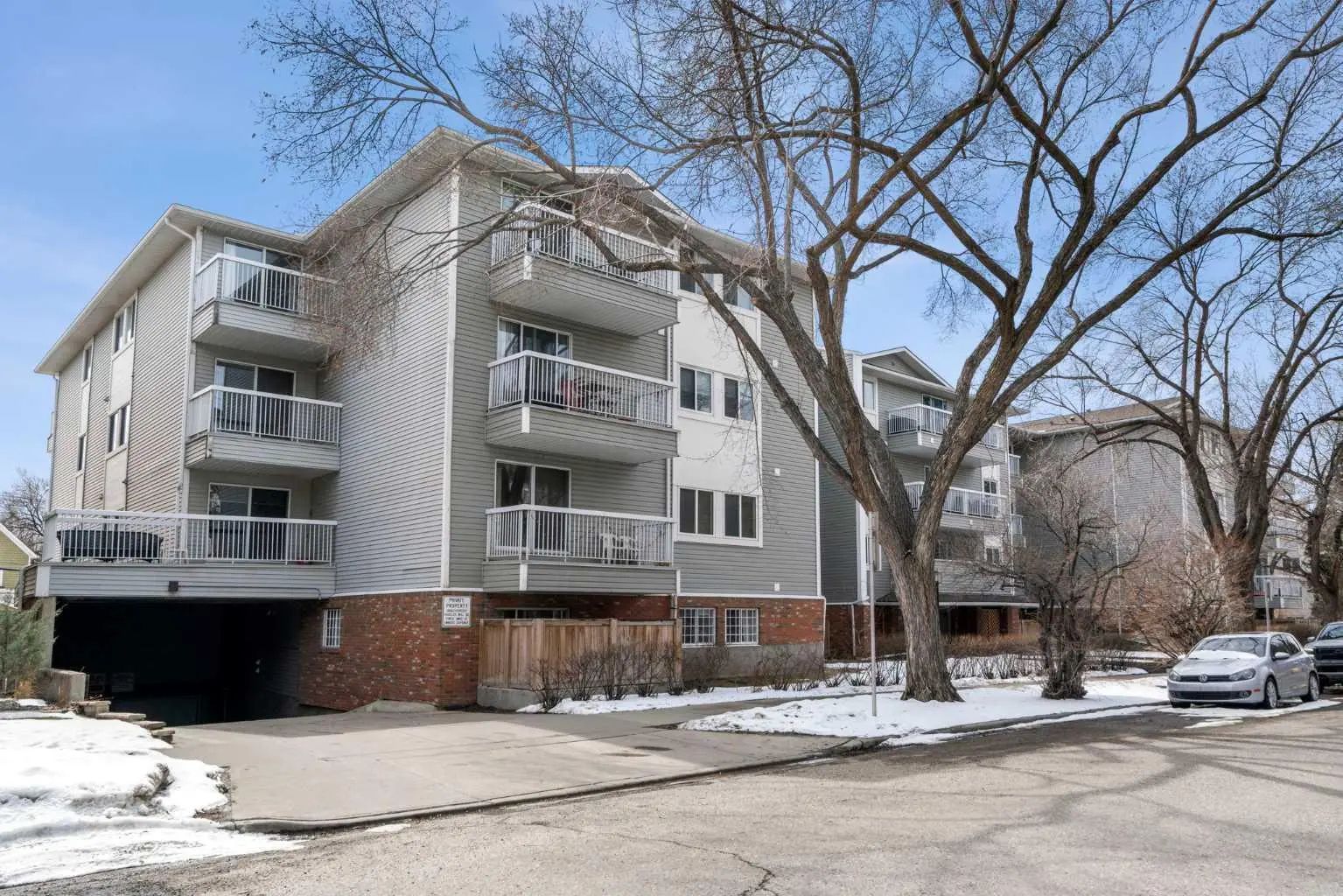 Xxx, Xxx Xx Avenue Sw Calgary Alberta T2S 0C6 Cliff Bungalow Details